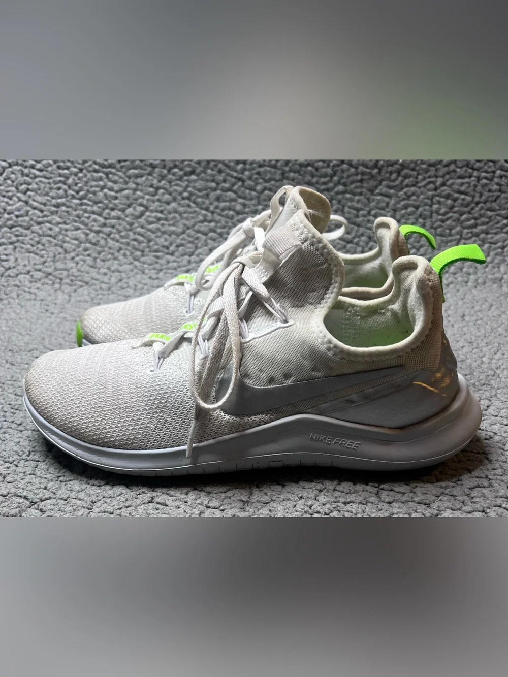 Nike Free TR 8 Sneakers Womens Size 7 White And Green 942888